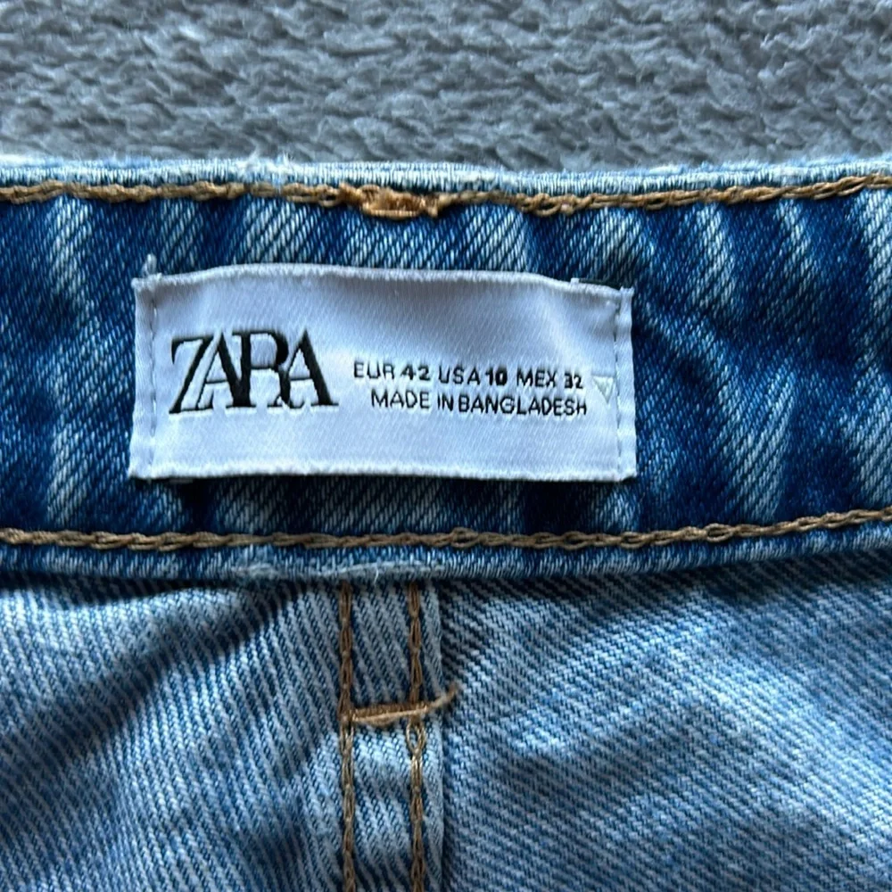 Zara | Women’s Straight Leg Distressed Denim Jeans - Size 10 Ripped Casual - Picture 2 of 9